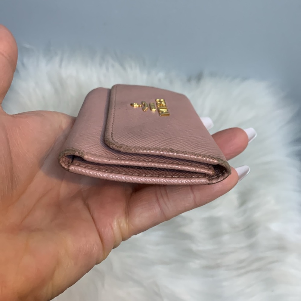 Authentic Prada pink key and card holder only 2 hooks - Picture 5 of 17